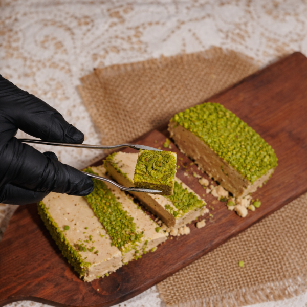 Antep Fıstıklı Tahin Helvası